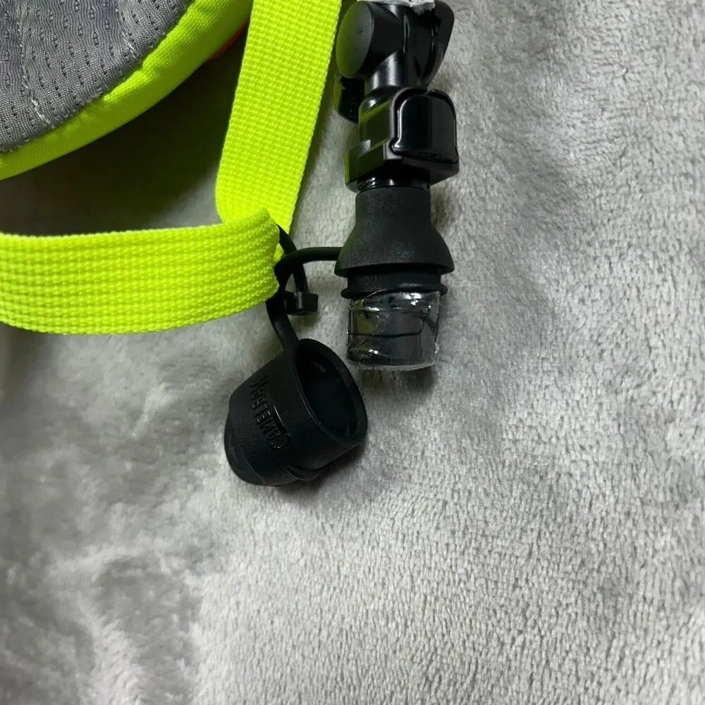 New Camelbak Hi Vis Hydration Pack 2.5L 85oz Mil Spec Crux Reservoir Reflective